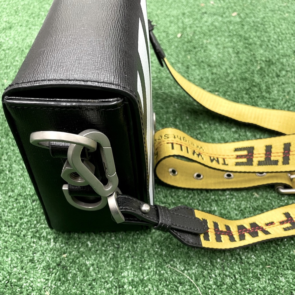 OFF WHITE Purse - Picture 5 of 6